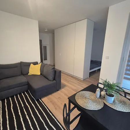 Апартаменты Gwiazdzista 20 Near Sky Tower Free Parking *
